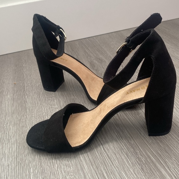 Women’s heels - Picture 2 of 2